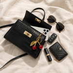 Cerise – Sac à Main Élégant avec Bijou Cerise